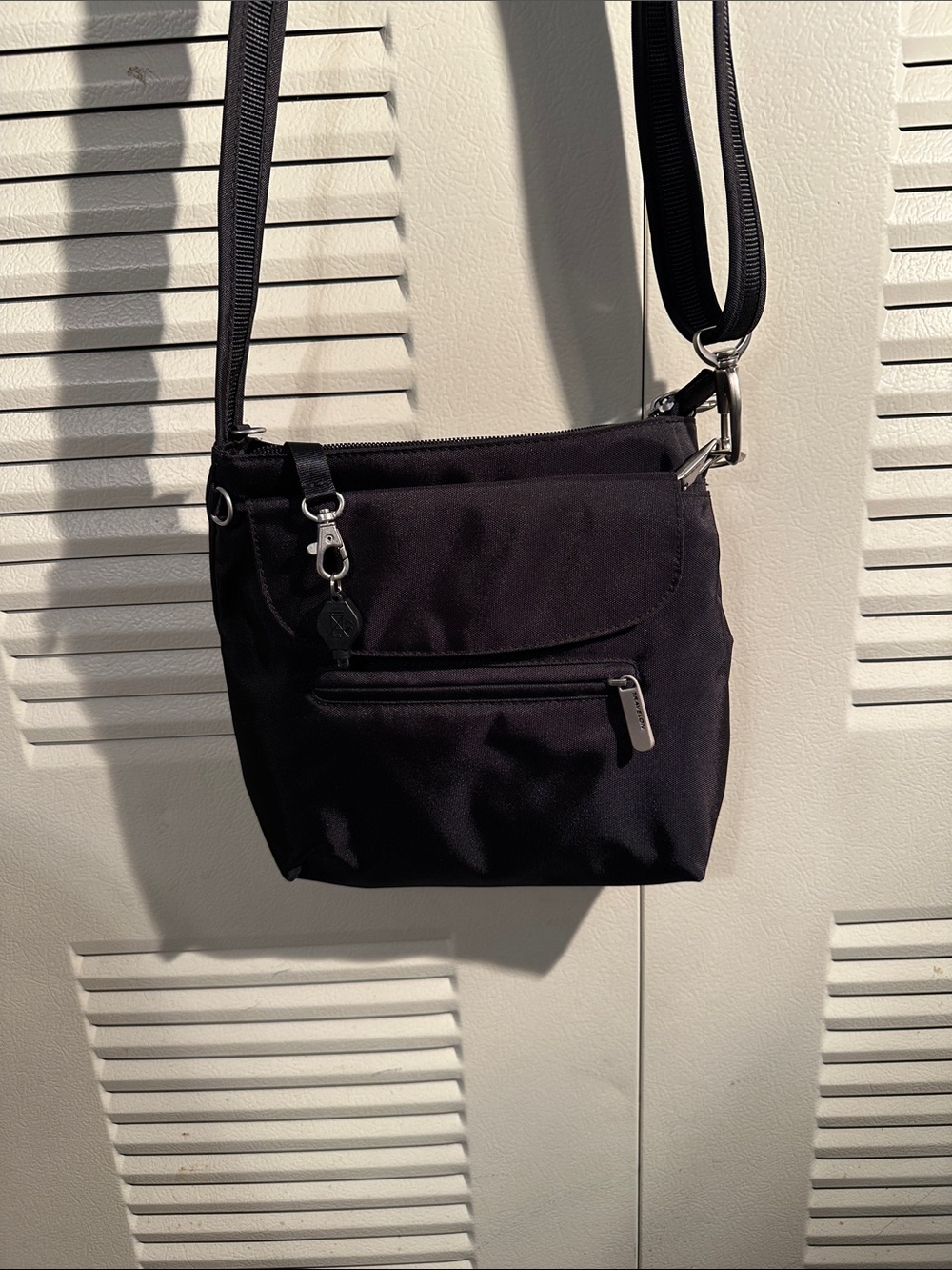 BlackTravelon Crossbody Shoulder Bag - Stylish Everyday Carry